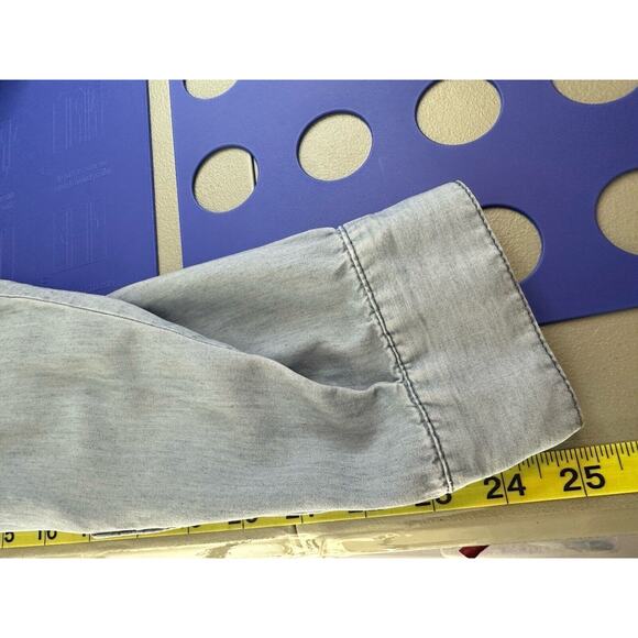 Masion Jules Top Women's XL Chambray Blue Blouse Snap Silver Buttons Western - Picture 8 of 11
